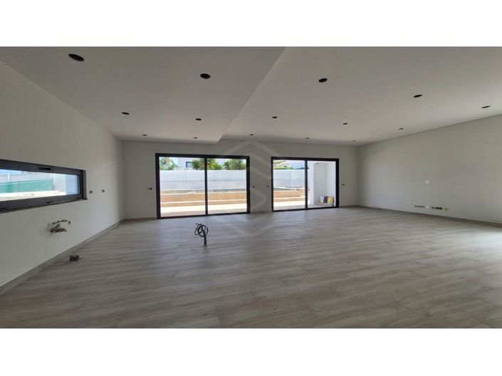 Image No.1-3 Bed House for sale