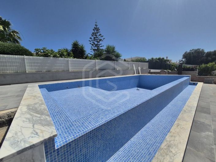 Image No.10-3 Bed House for sale