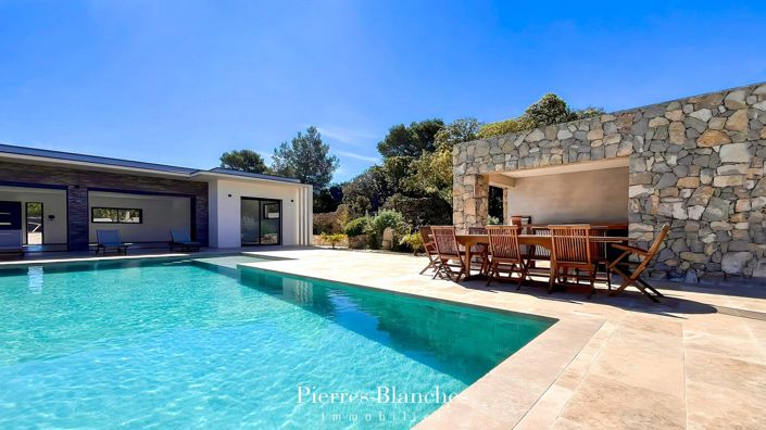 Image No.1-6 Bed House for sale