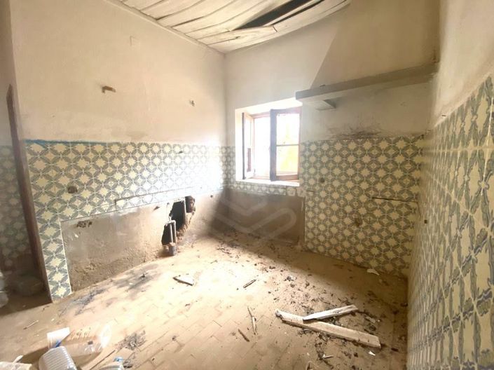 Image No.8-4 Bed House for sale