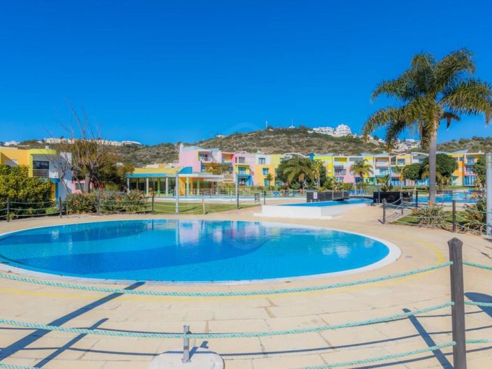 Image No.25-3 Bed Apartment for sale