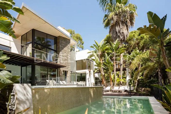 Image No.1-4 Bed House for sale