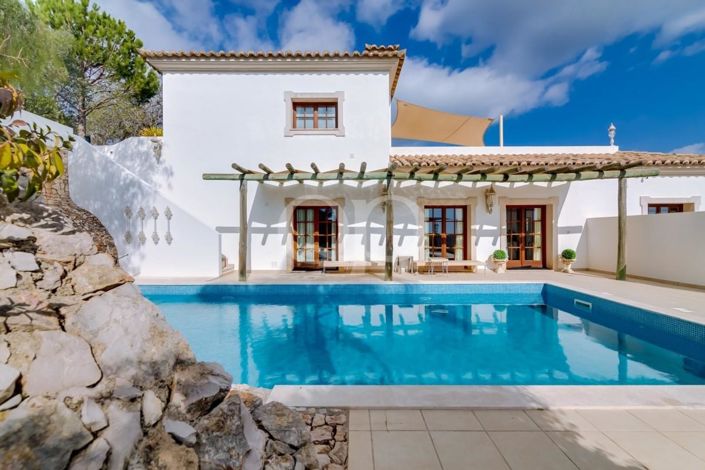 Image No.1-4 Bed House for sale