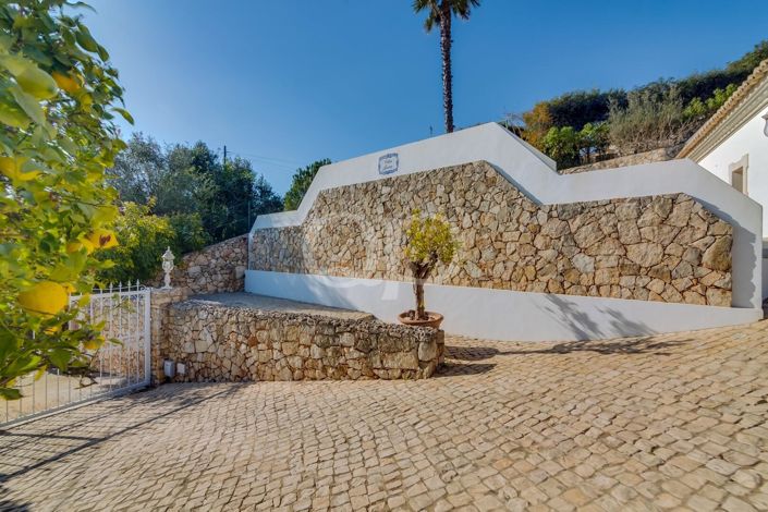 Image No.21-4 Bed House for sale