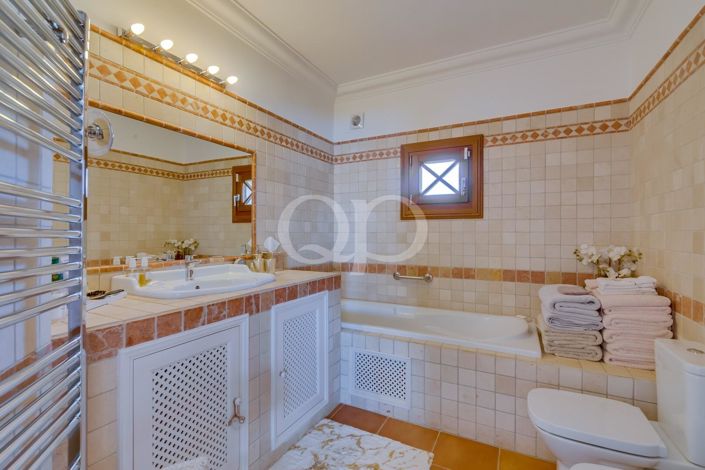 Image No.28-4 Bed House for sale