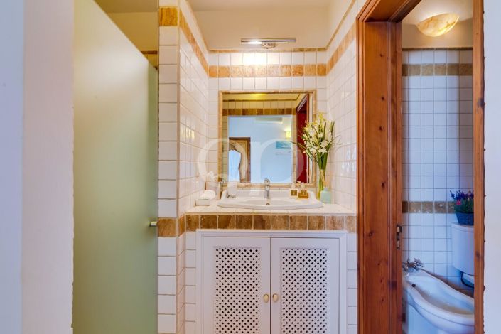 Image No.31-4 Bed House for sale