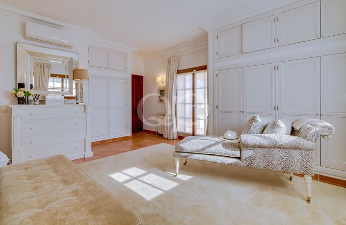 Image No.46-4 Bed House for sale