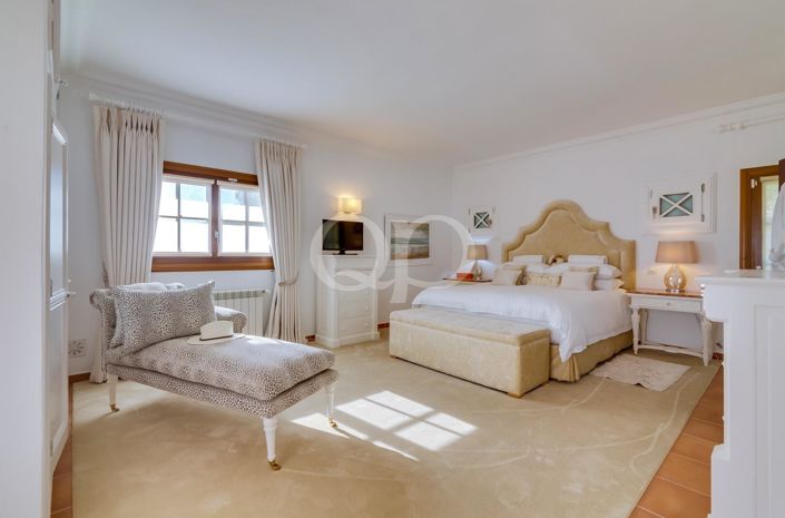 Image No.8-4 Bed House for sale