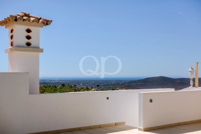 Image No.98-4 Bed House for sale