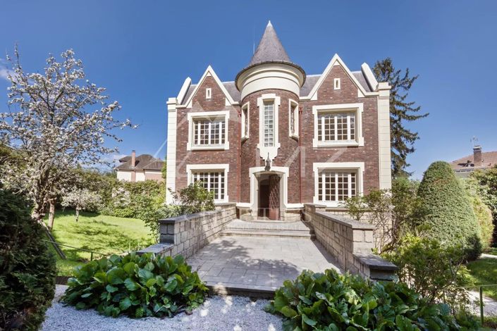 Image No.1-5 Bed House for sale