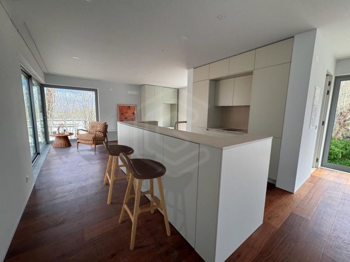 Image No.10-5 Bed House for sale