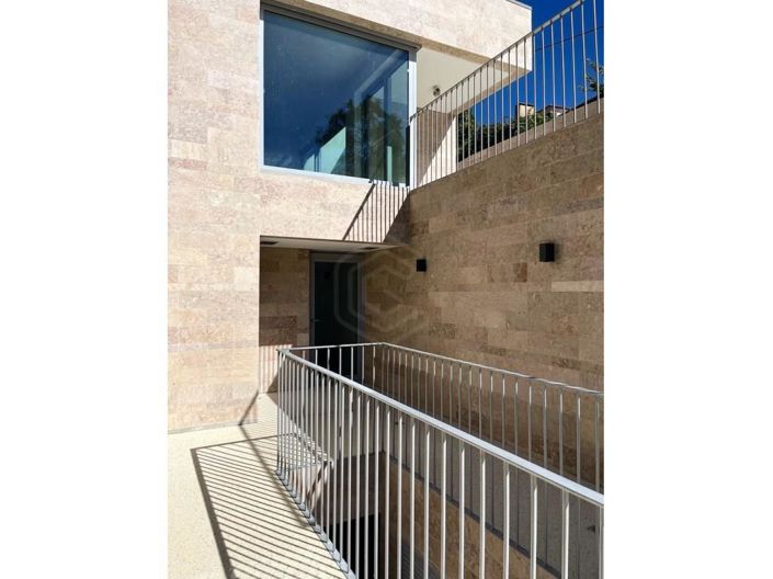 Image No.28-5 Bed House for sale