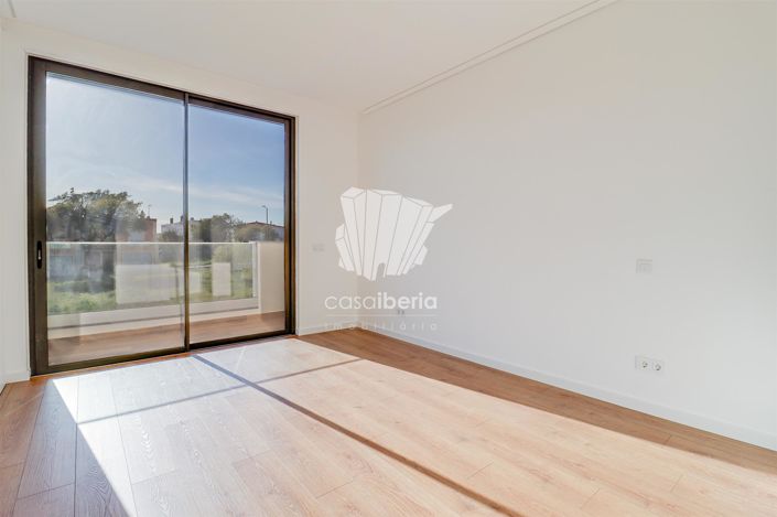 Image No.12-3 Bed House for sale