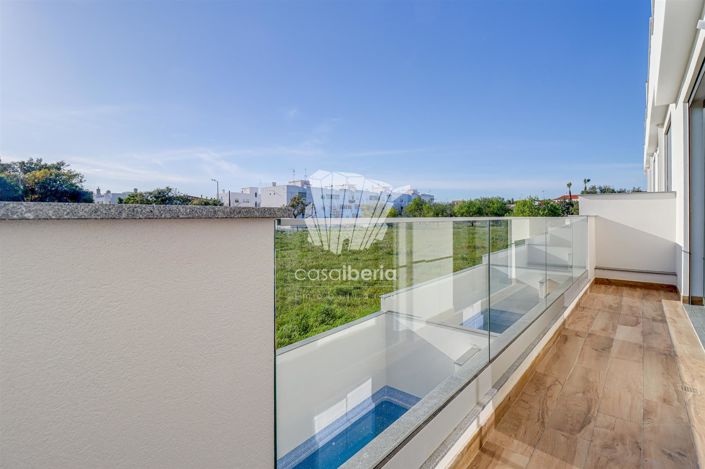 Image No.28-3 Bed House for sale