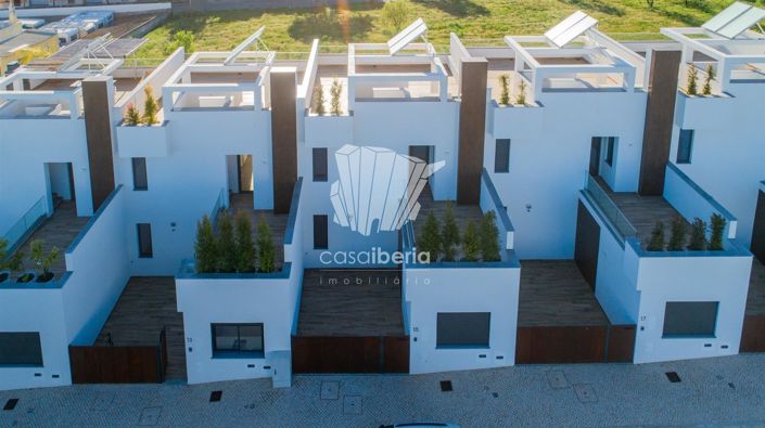 Image No.3-3 Bed House for sale