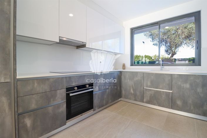 Image No.39-3 Bed House for sale