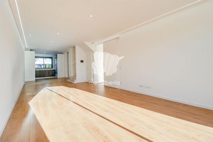 Image No.46-3 Bed House for sale