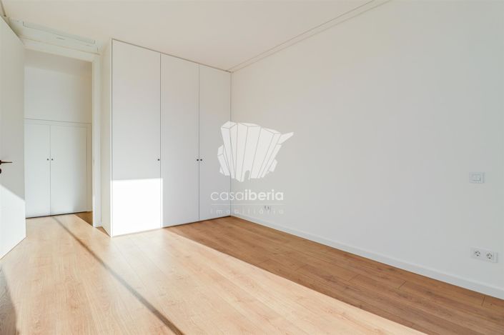 Image No.52-3 Bed House for sale