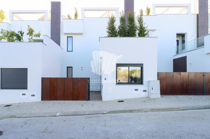 Image No.6-3 Bed House for sale