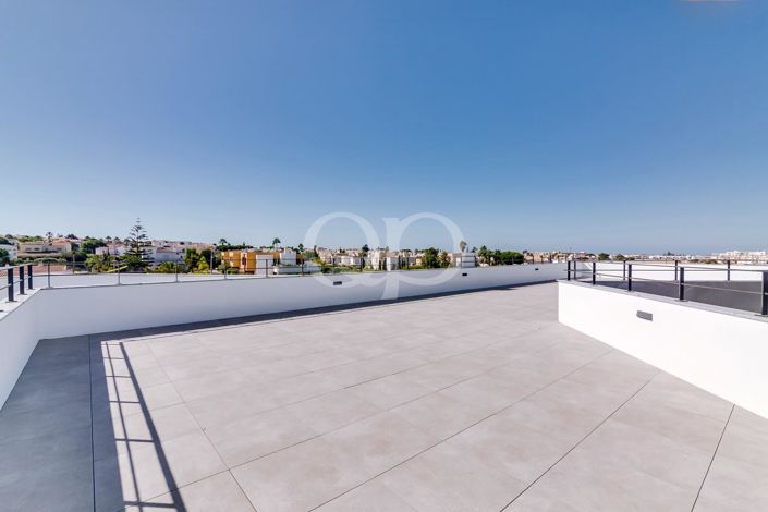 Image No.10-4 Bed House for sale