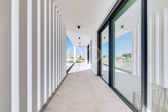 Image No.12-4 Bed House for sale