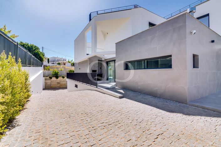 Image No.26-4 Bed House for sale