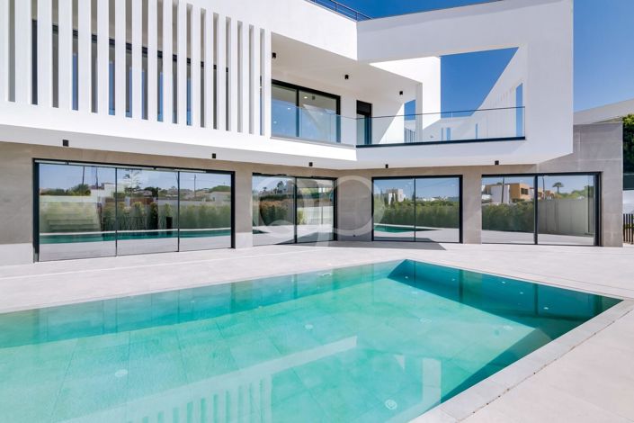 Image No.27-4 Bed House for sale