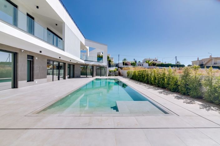 Image No.30-4 Bed House for sale