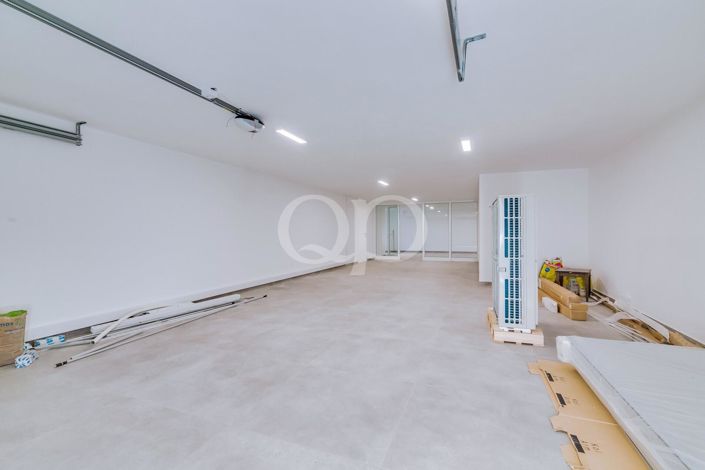 Image No.35-4 Bed House for sale