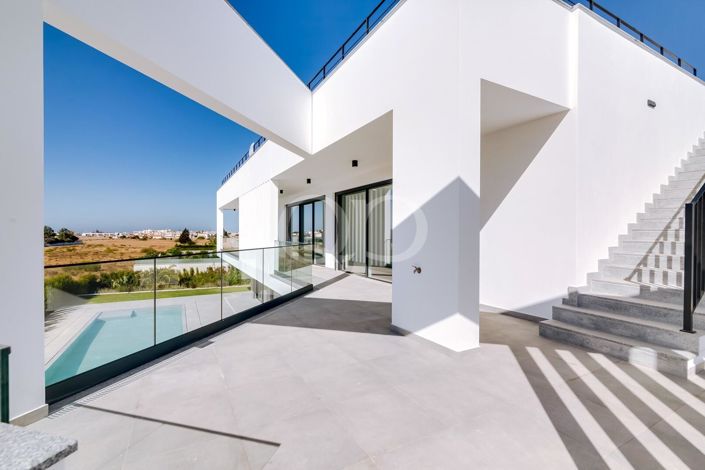 Image No.4-4 Bed House for sale