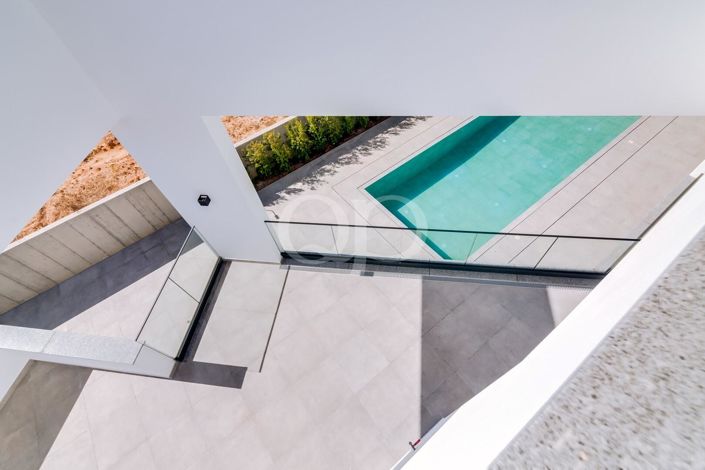 Image No.40-4 Bed House for sale