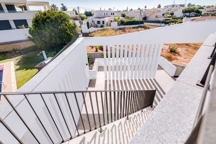 Image No.41-4 Bed House for sale