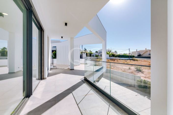 Image No.43-4 Bed House for sale