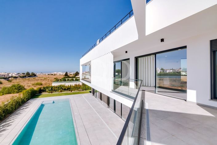 Image No.44-4 Bed House for sale