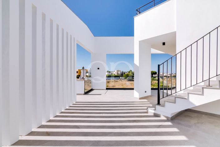 Image No.45-4 Bed House for sale