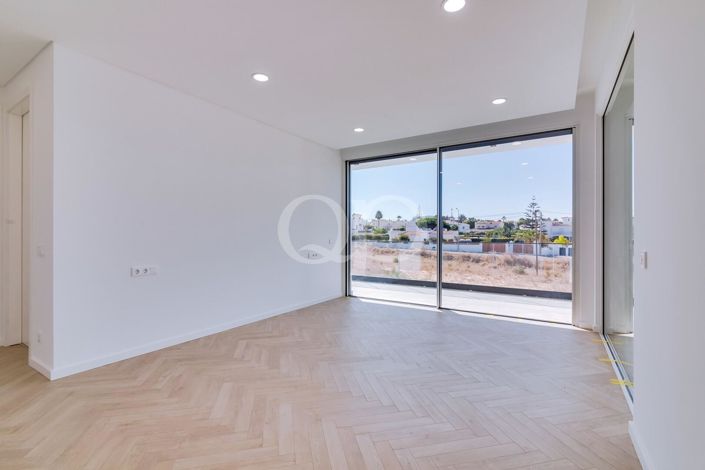 Image No.48-4 Bed House for sale