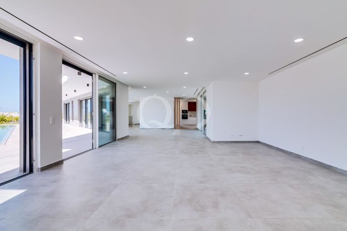 Image No.50-4 Bed House for sale