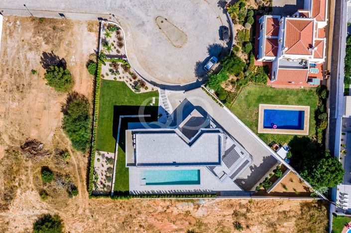 Image No.56-4 Bed House for sale