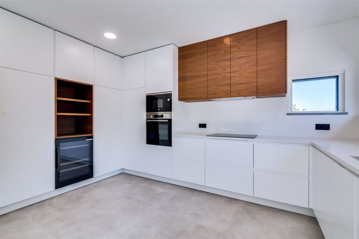 Image No.63-4 Bed House for sale