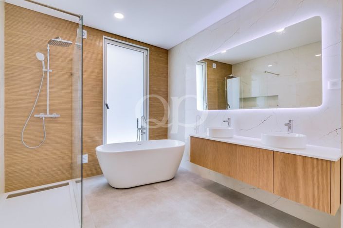 Image No.7-4 Bed House for sale