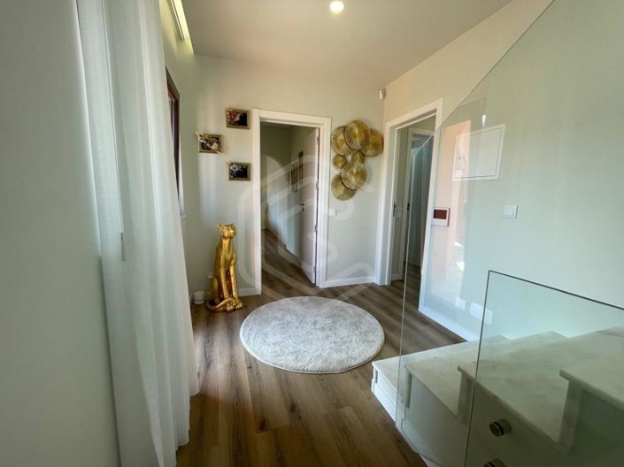 Image No.12-4 Bed House for sale