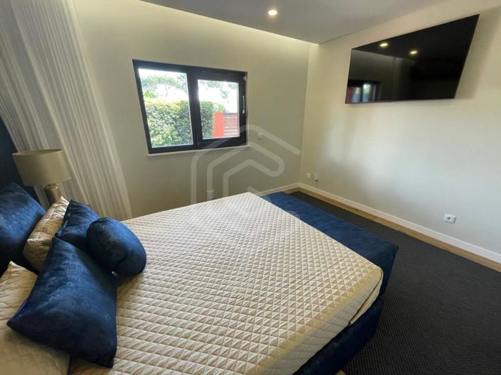 Image No.14-4 Bed House for sale