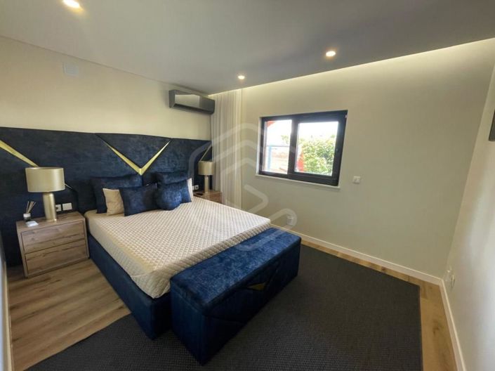 Image No.15-4 Bed House for sale