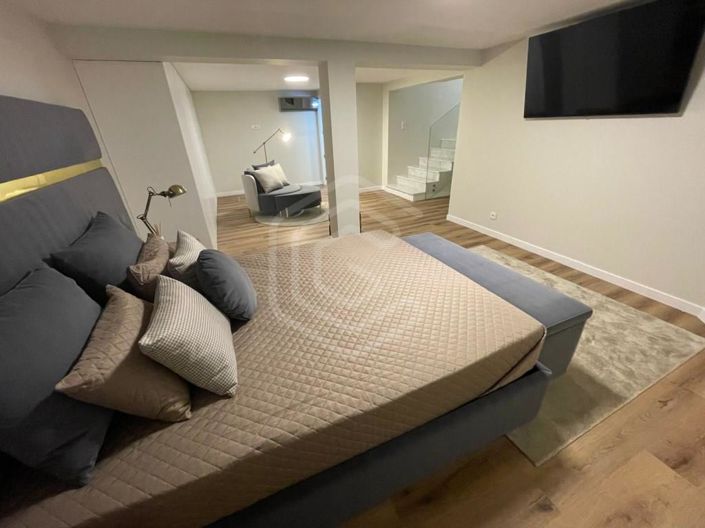 Image No.19-4 Bed House for sale