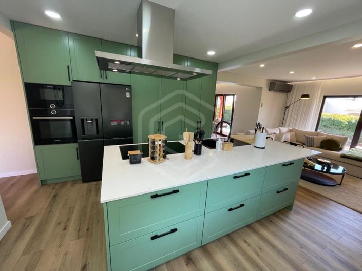 Image No.2-4 Bed House for sale