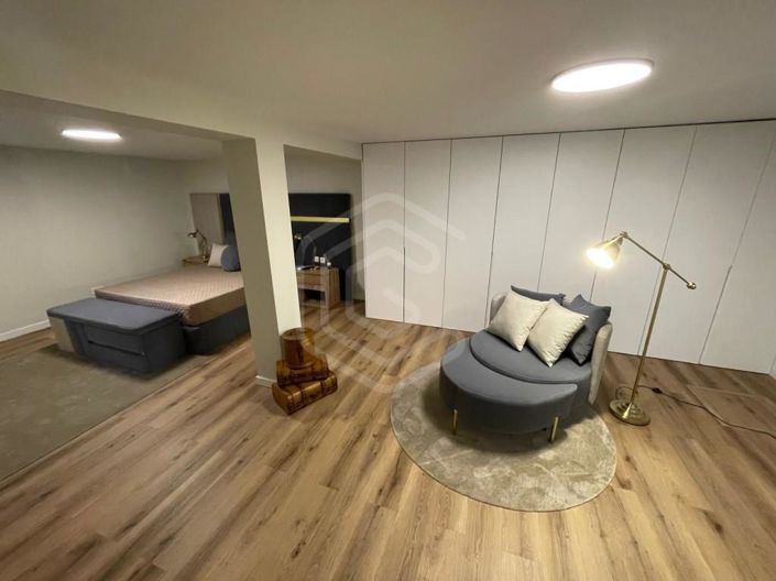 Image No.21-4 Bed House for sale