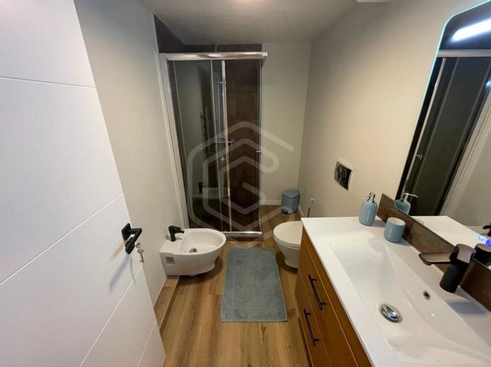 Image No.23-4 Bed House for sale