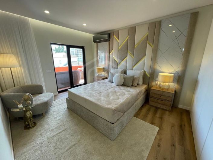 Image No.24-4 Bed House for sale