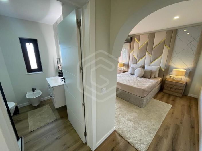 Image No.26-4 Bed House for sale