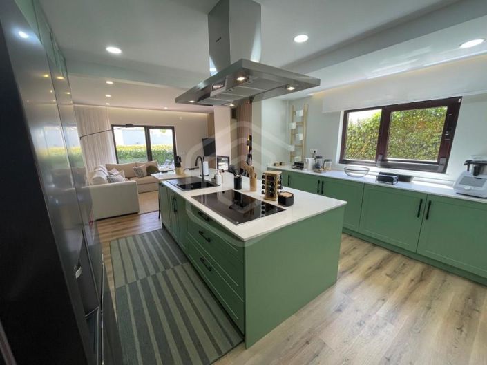 Image No.3-4 Bed House for sale